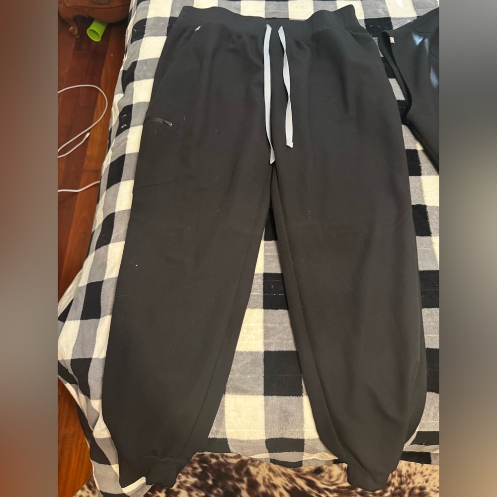 Figs Black Technical Collection Set - image 2